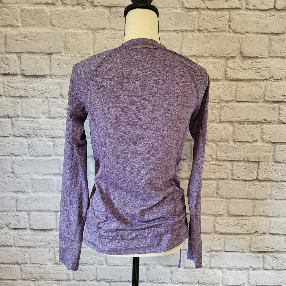 Lucy light heather purple long sleeve scoop neck thumb hole cuff top size S - Picture 8 of 10